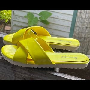Size 7 neon yellow sandals